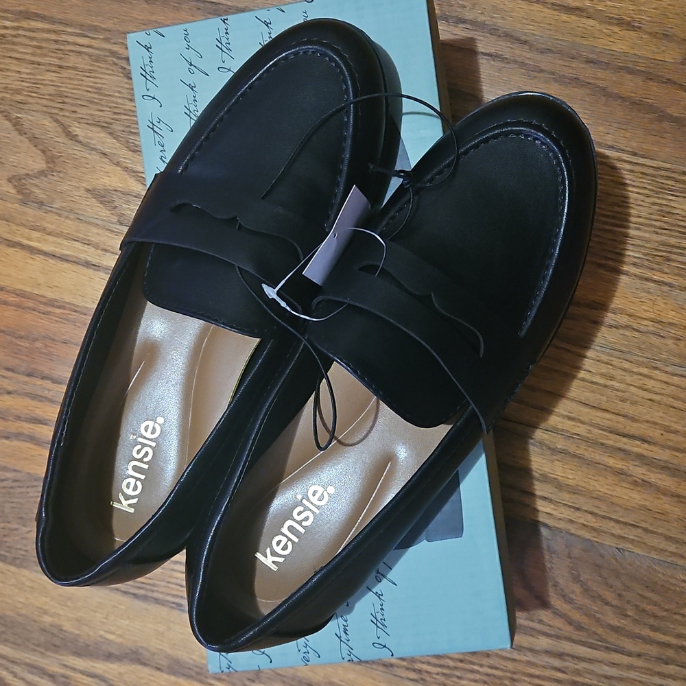 Kensie Black Loafers NWT